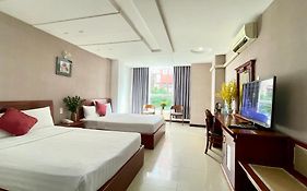 Gold Hotel, Saigon